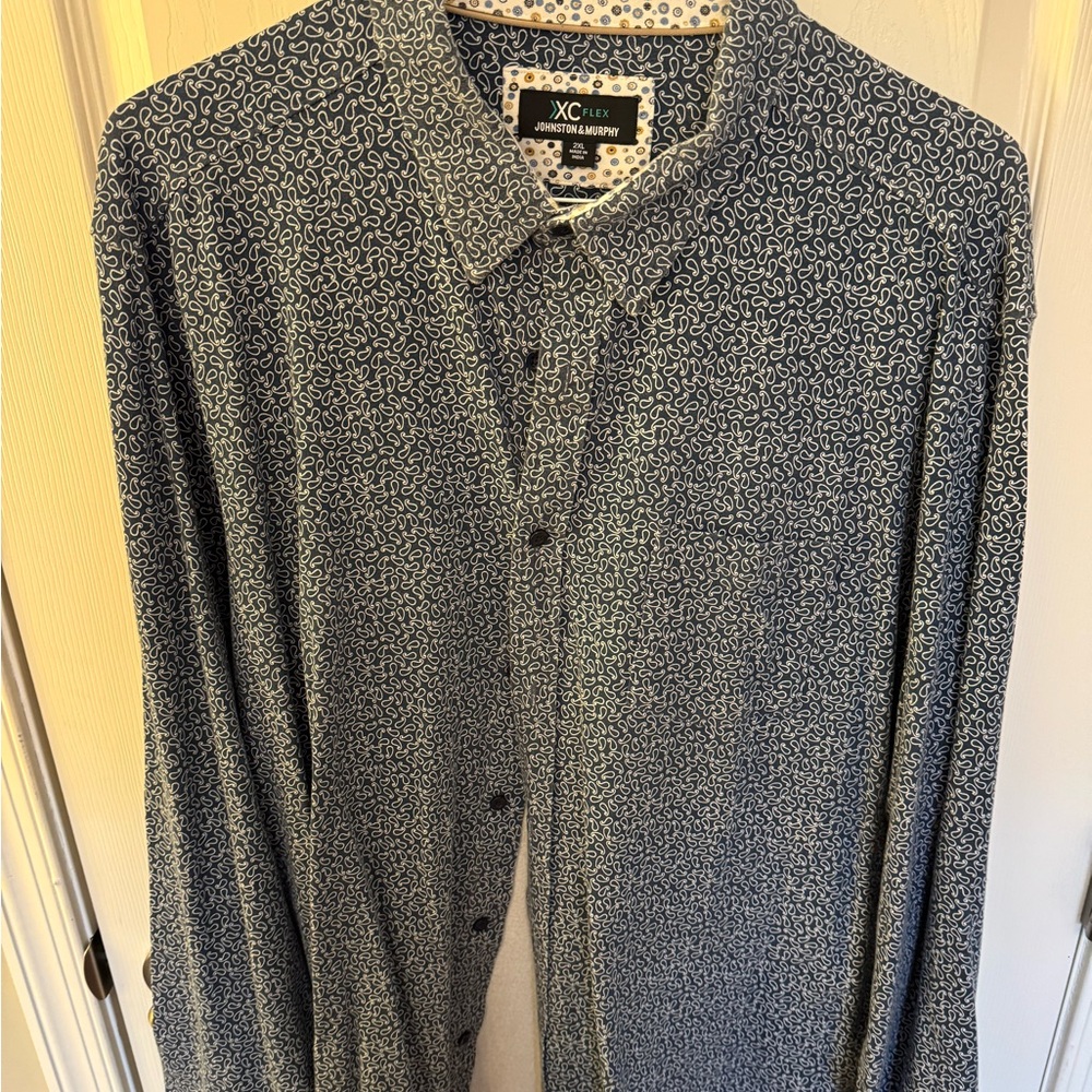 Johnston and Murphy XC4 blue paisley shirt in XXL.